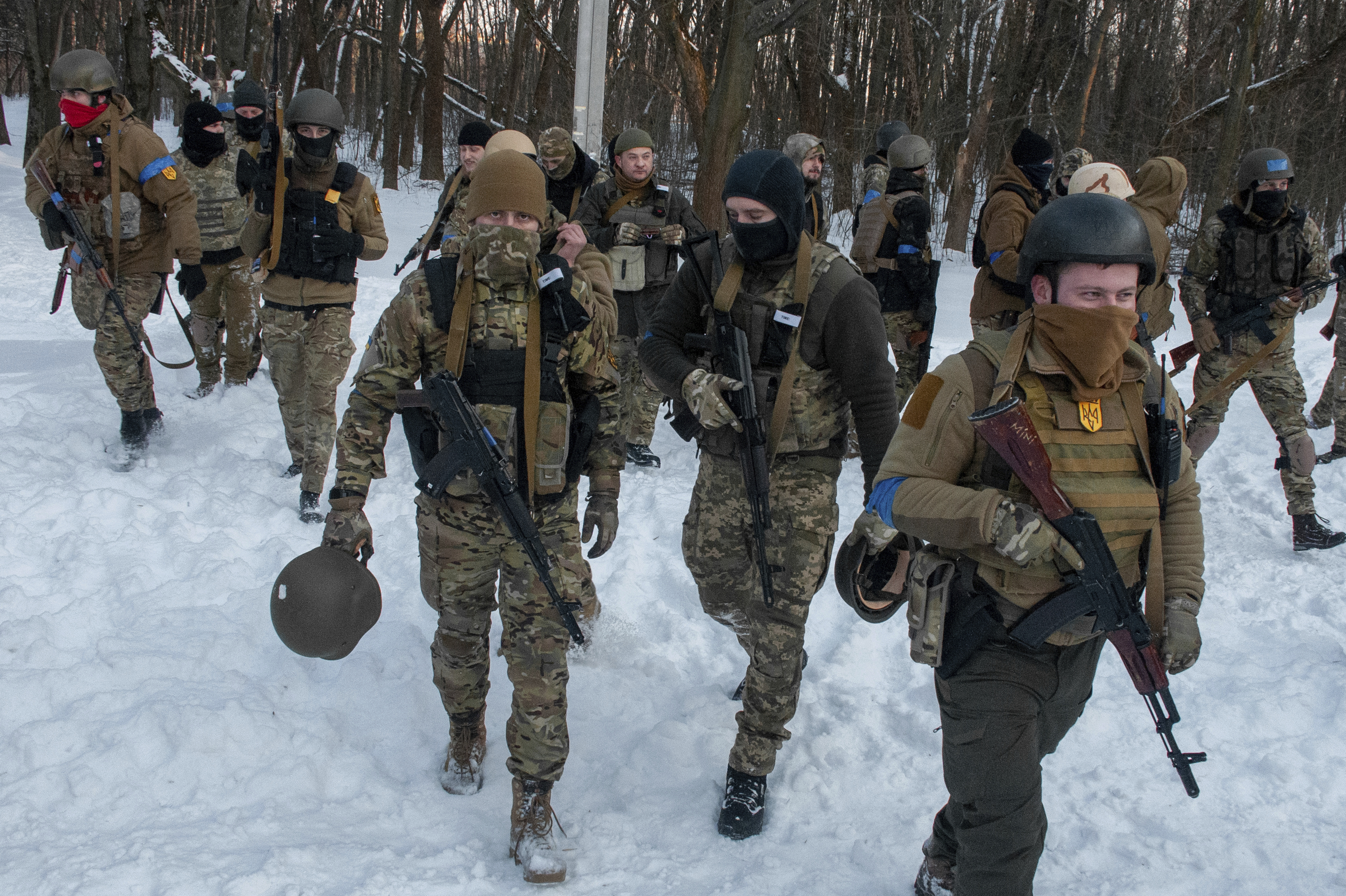 US veterans head to Ukraine to fight, but Zelenskyy's legion faces hurdles
