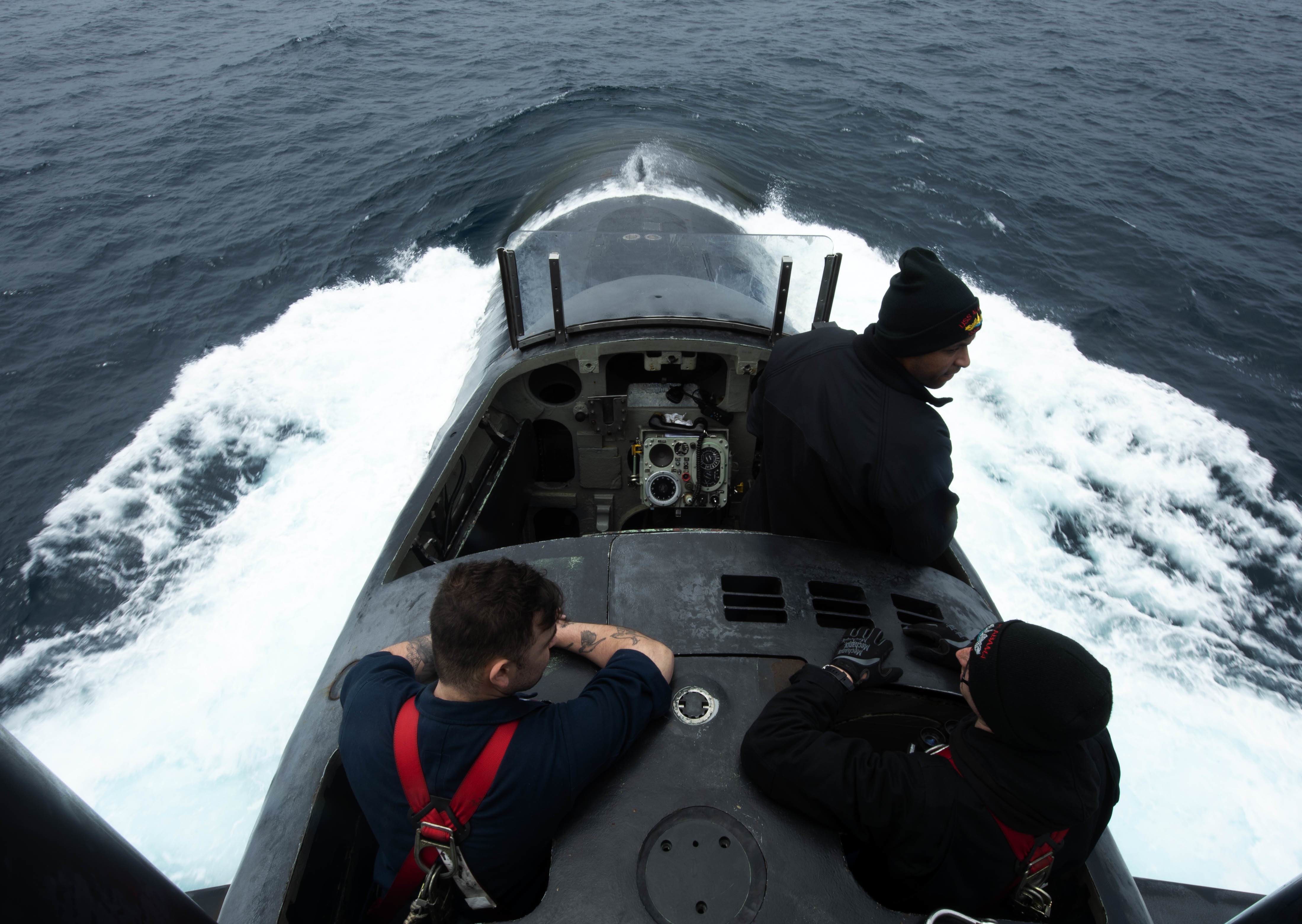 Sailors man the bridge aboard the ballistic-missile submarine Alabama (Blue) while conducting operations in the Pacific Ocean June 17. (MCC Josue Escobosa/Navy)