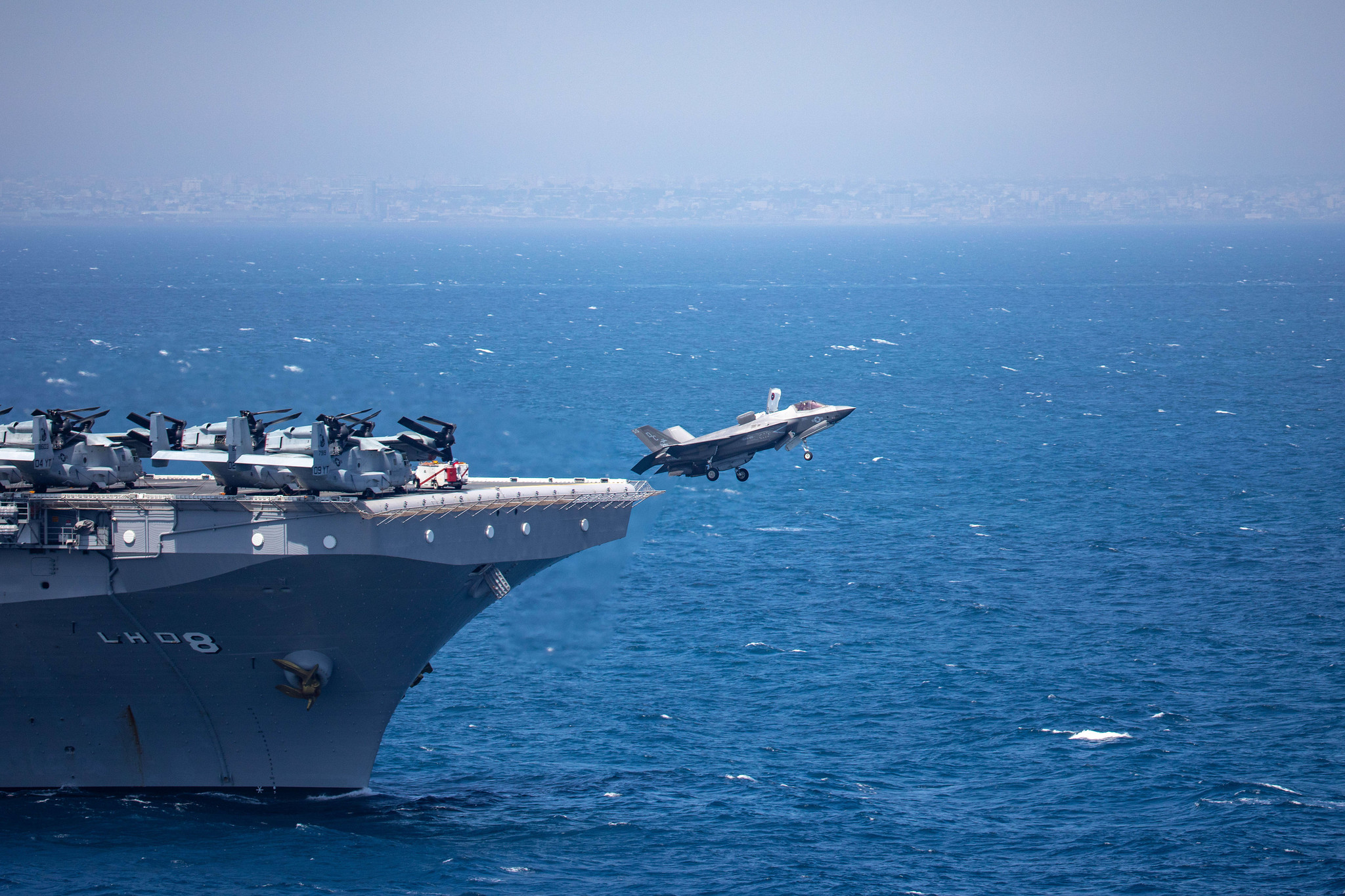A U.S. Marine Corps F-35B Lightning II takes off from the amphibious assault ship USS Makin Island (LHD 8) on Dec. 22, 2020, in the Indian Ocean. (MC2 Jacob D. Bergh/Navy)