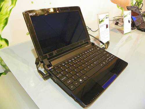 Acer Aspire One 532G: Primer Ion 2 FayerWayer