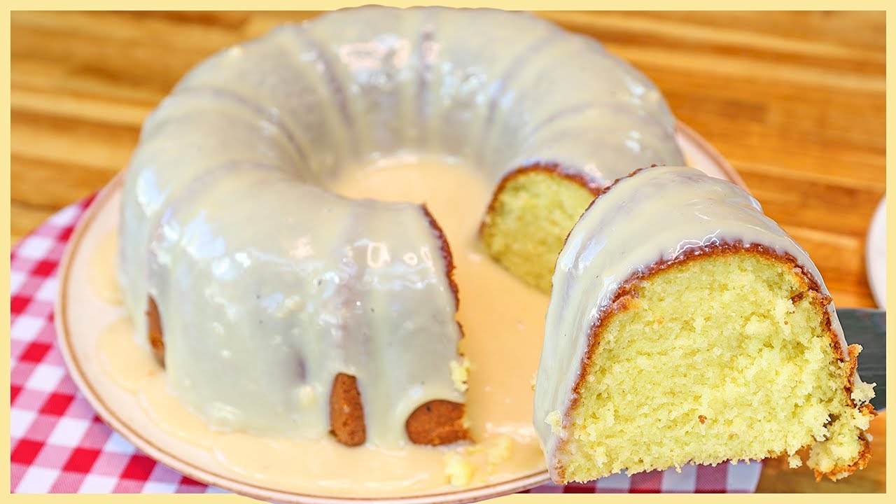 Visão  Receita de bolo de chocolate e ovos com calda de