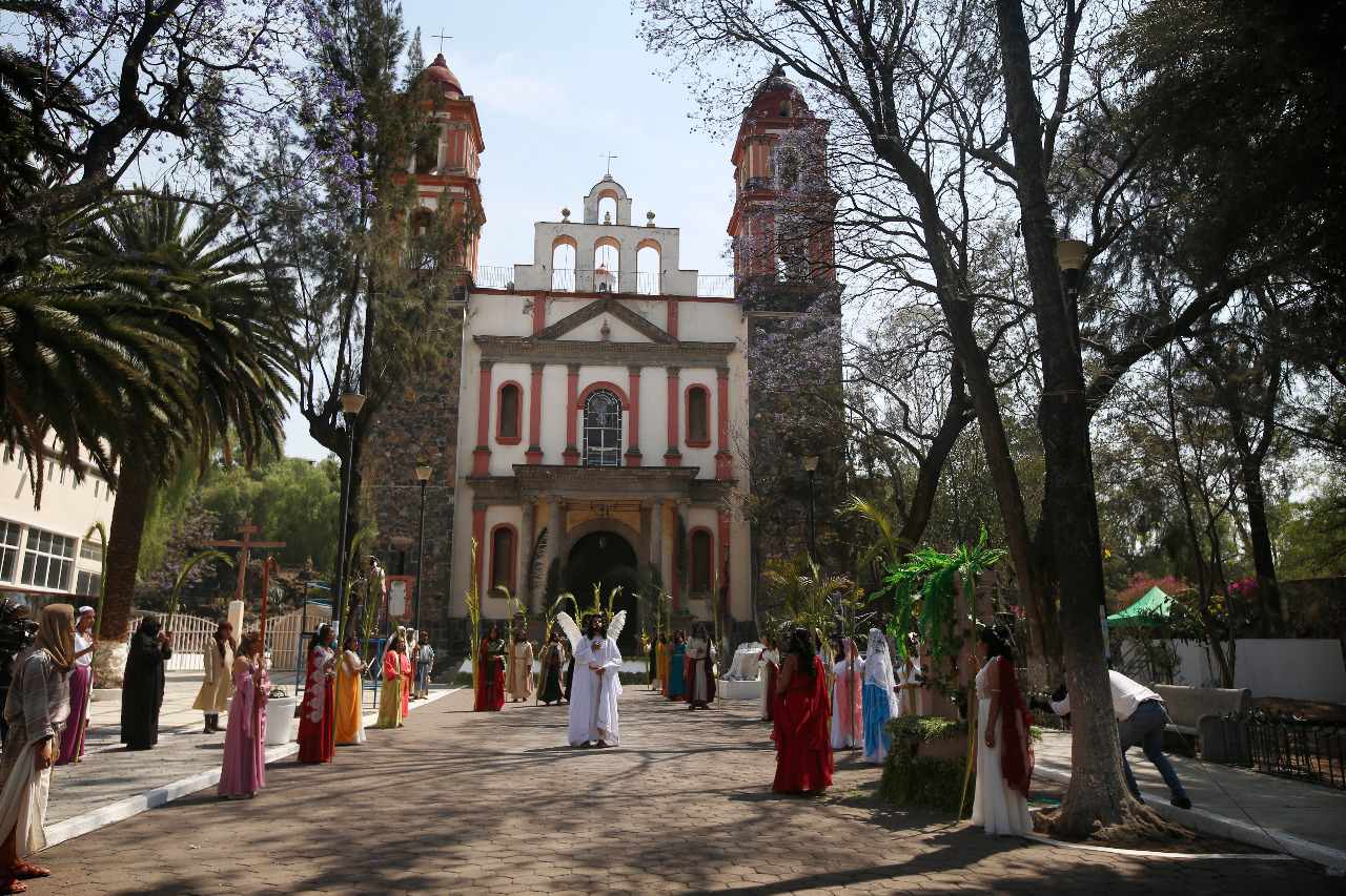 Por segundo año consecutivo, realizan sin público el Domingo de Ramos en  Iztapalapa