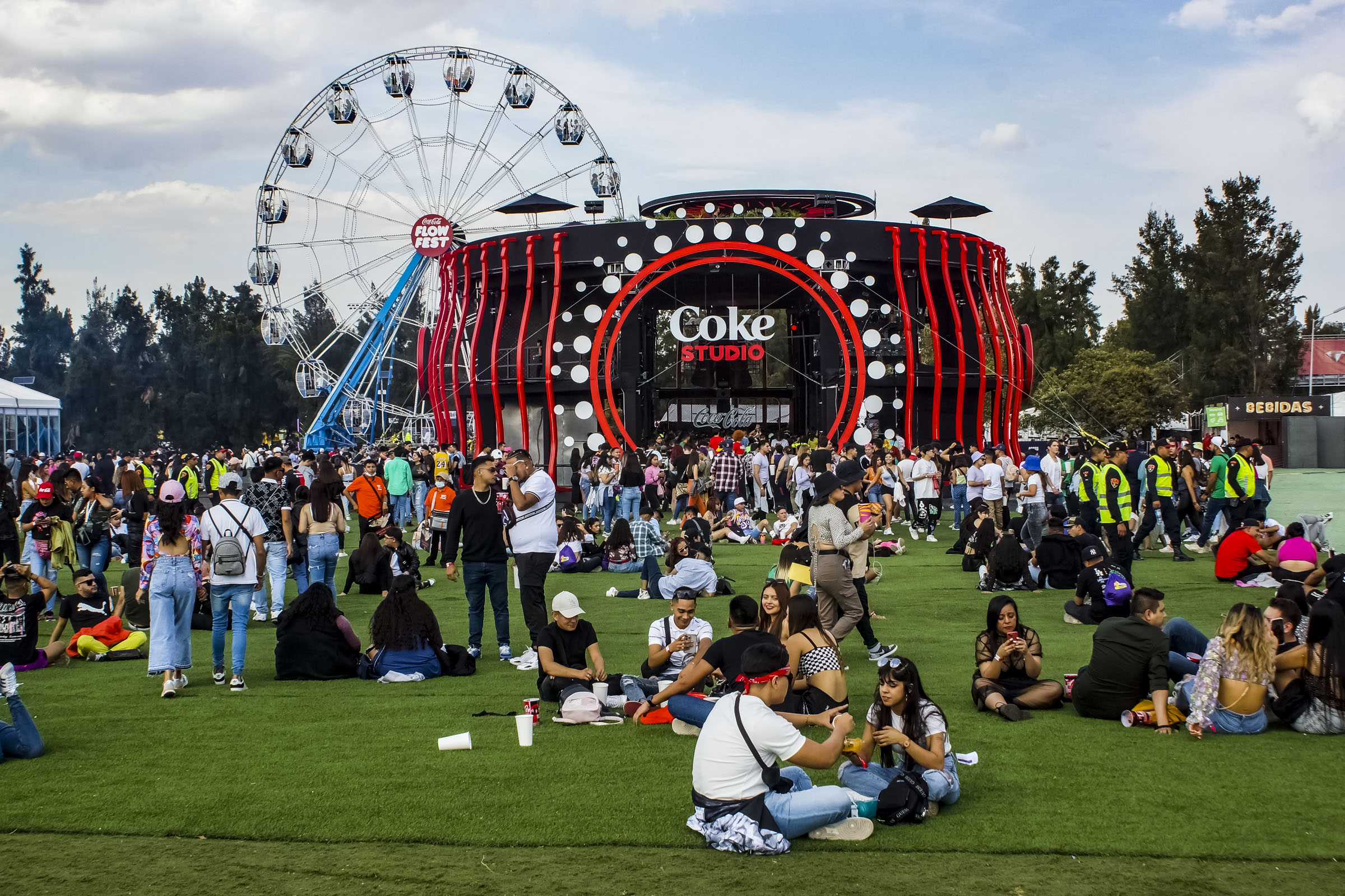 J Balvin x Coca Cola Flow Fest Style Electrifies Crowd [PHOTOS