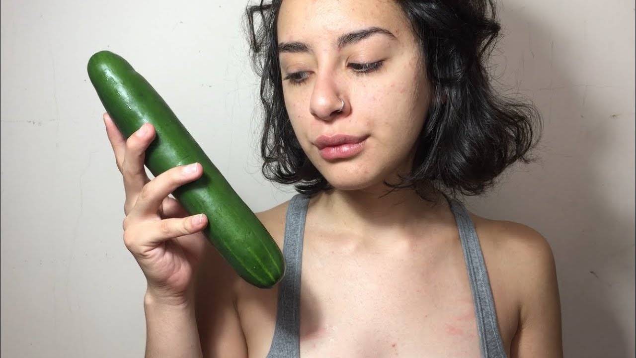 Razones por las que debes sustituir tu dildo por un pepino – El Calce