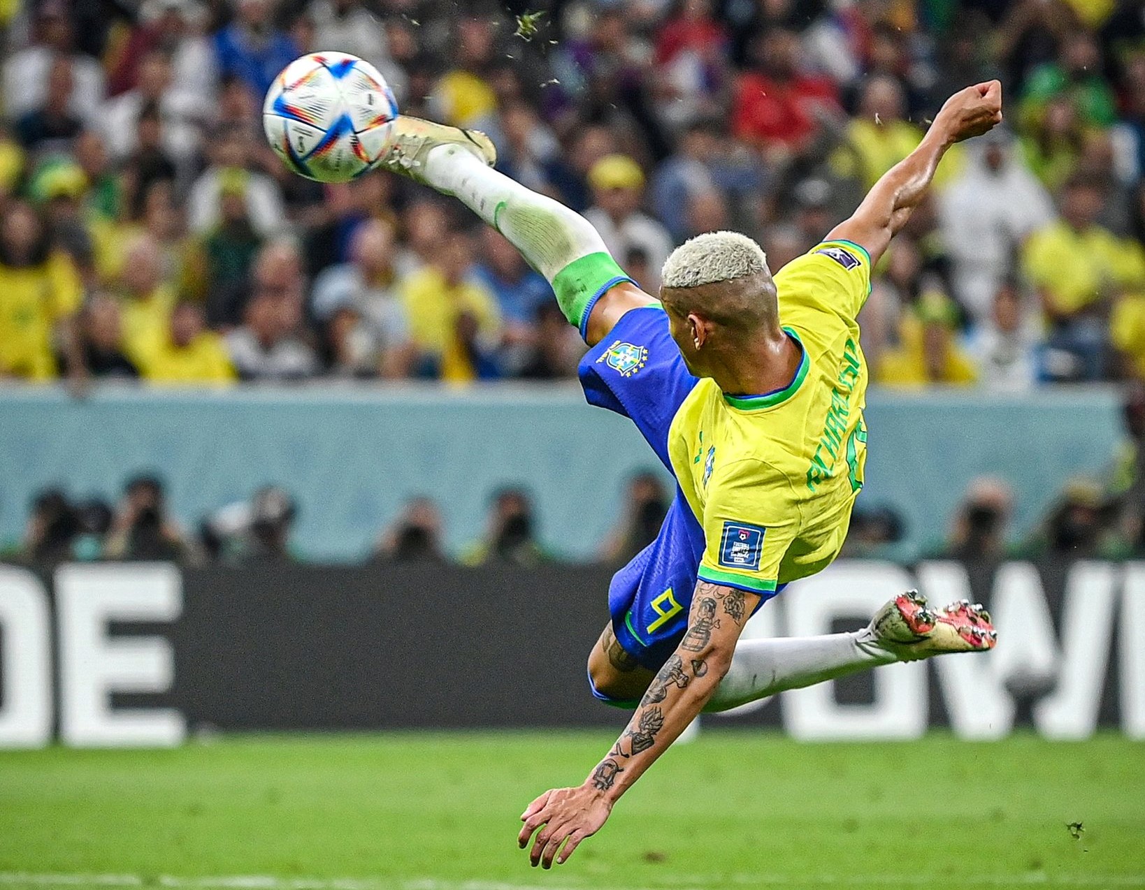 Reviravolta: torcedores acompanham jogo do Brasil com memes