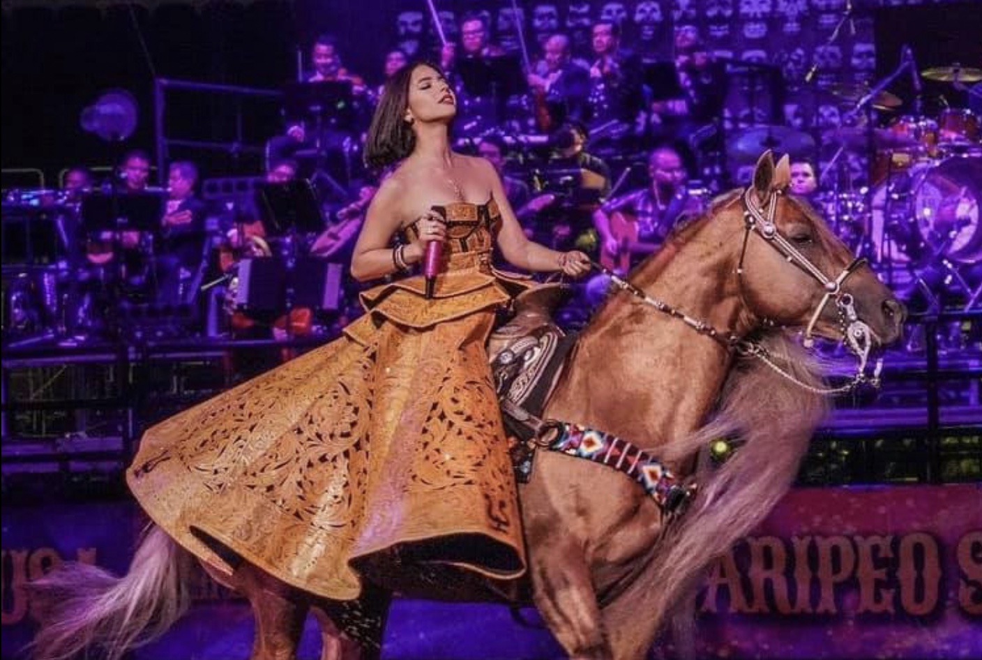 Los outfits que Ángela Aguilar lució en el inicio del “Jaripeo sin  Fronteras” – Metro World News