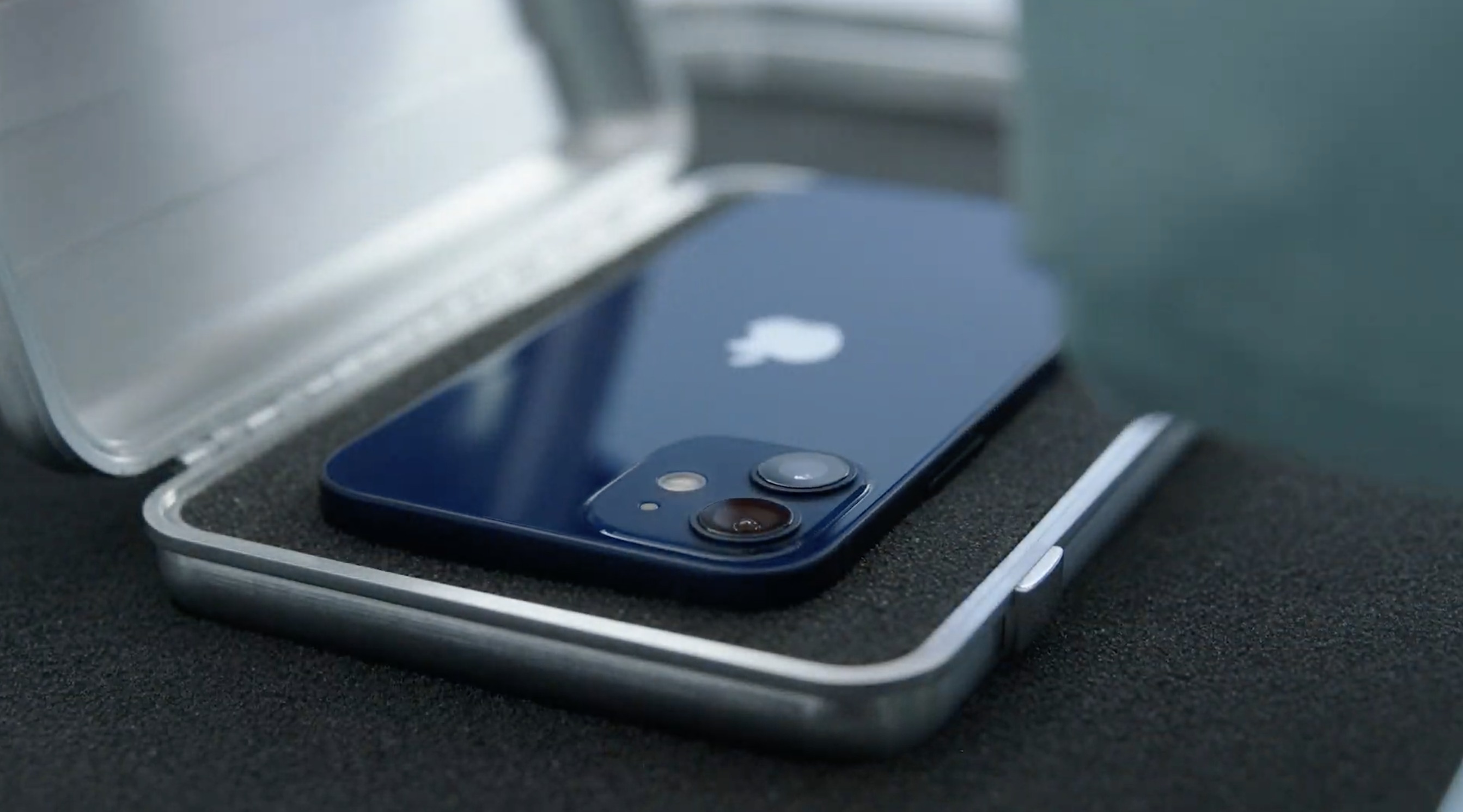 El iPhone 12 mini no termina de convencer: Apple recortaría su producción