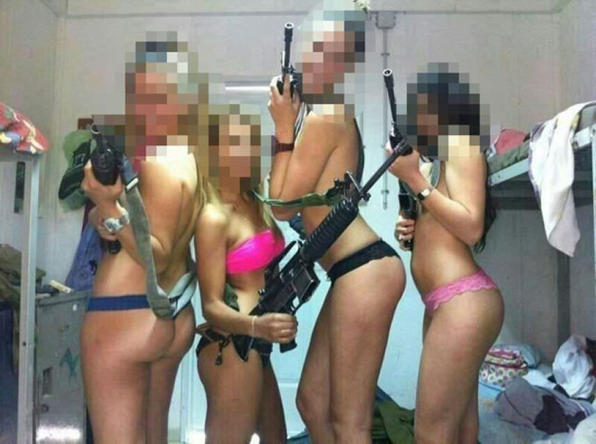 FOTOS Mujeres soldados posan con ropa interior y lo publican en