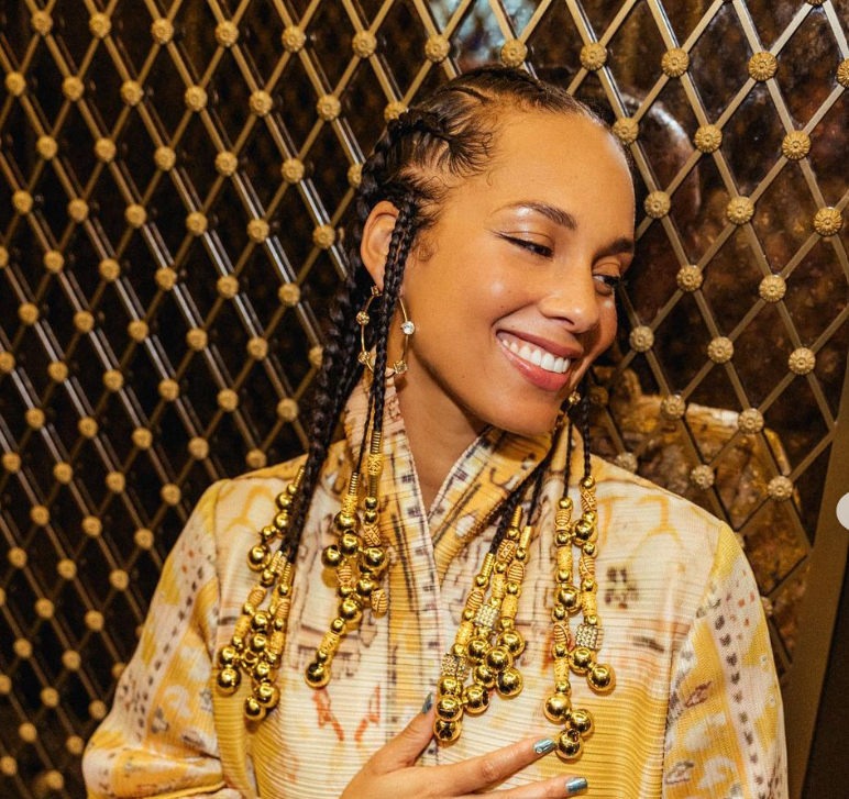 peinado con trenzas de alicia keys