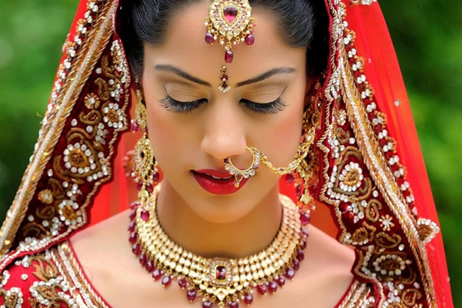 La increíble vestimenta de las novias en India – Mujer