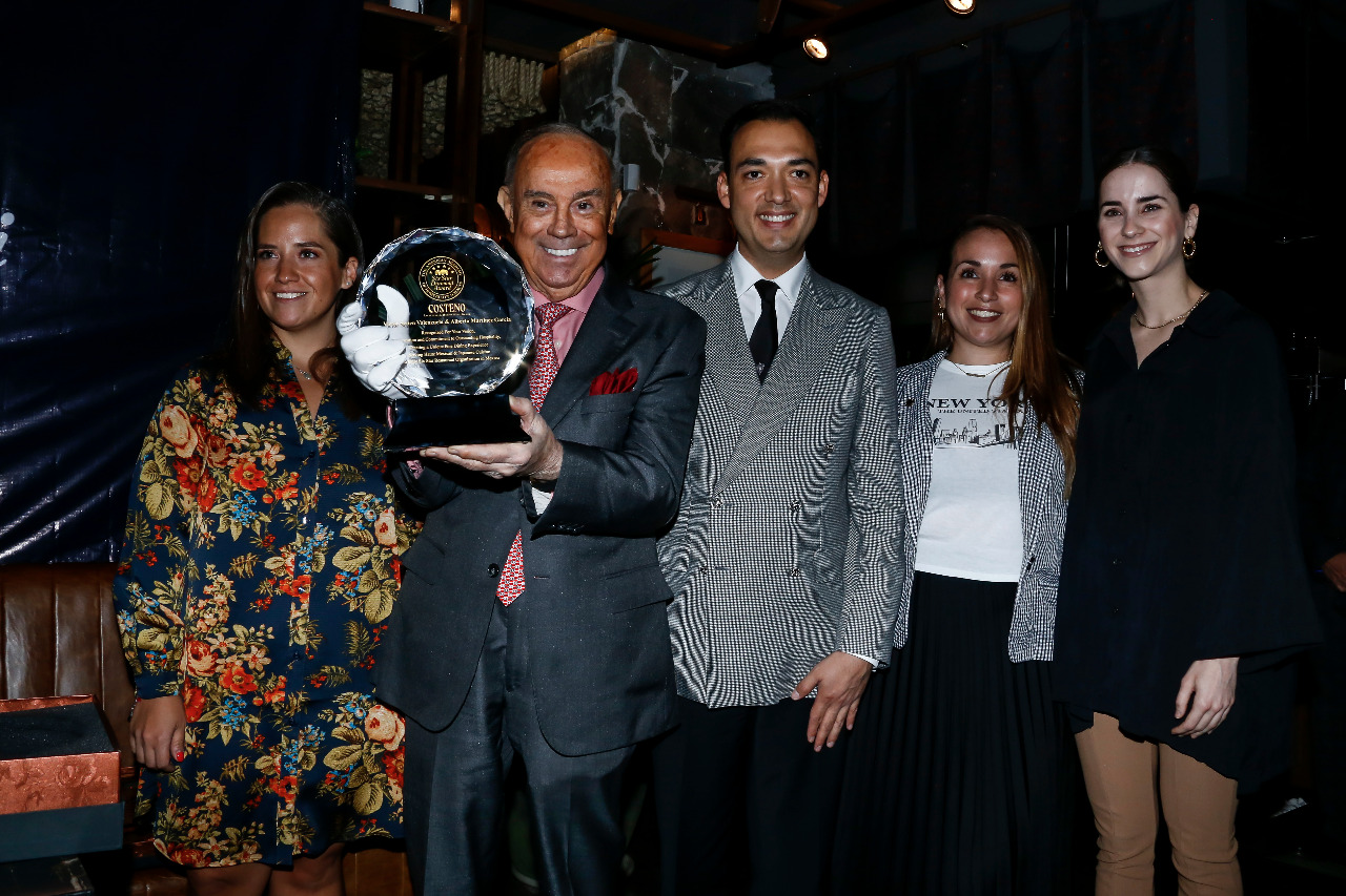 Grupo Costeño recibe el premio Six Star Diamond Award