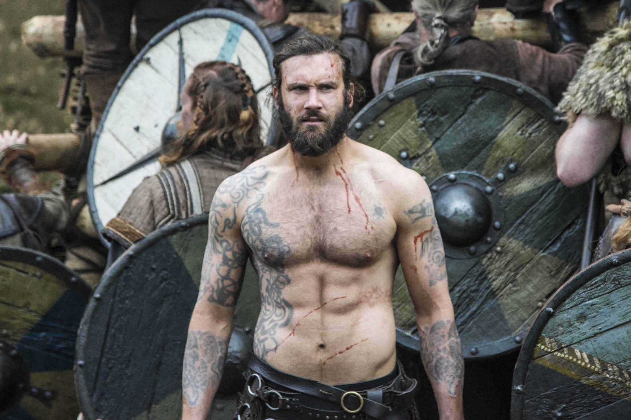Astro da série Vikings, Alex Høgh Andersen, virá ao Brasil - Notícias Série  - como visto na Web - AdoroCinema