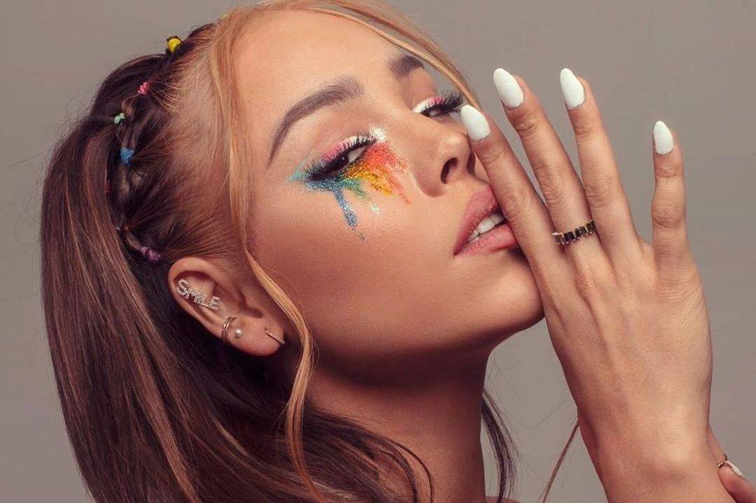 Gracias a Danna Paola los peinados con ligas de colores vuelven a ser  tendencia