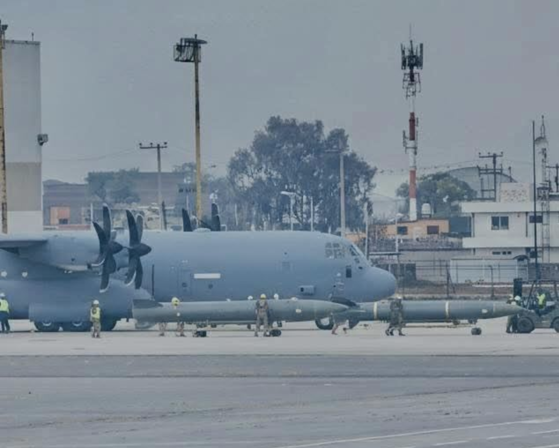 Aterriza avión militar de EE.UU. en Toluca; autoridades guardan silencio – Publimetro México