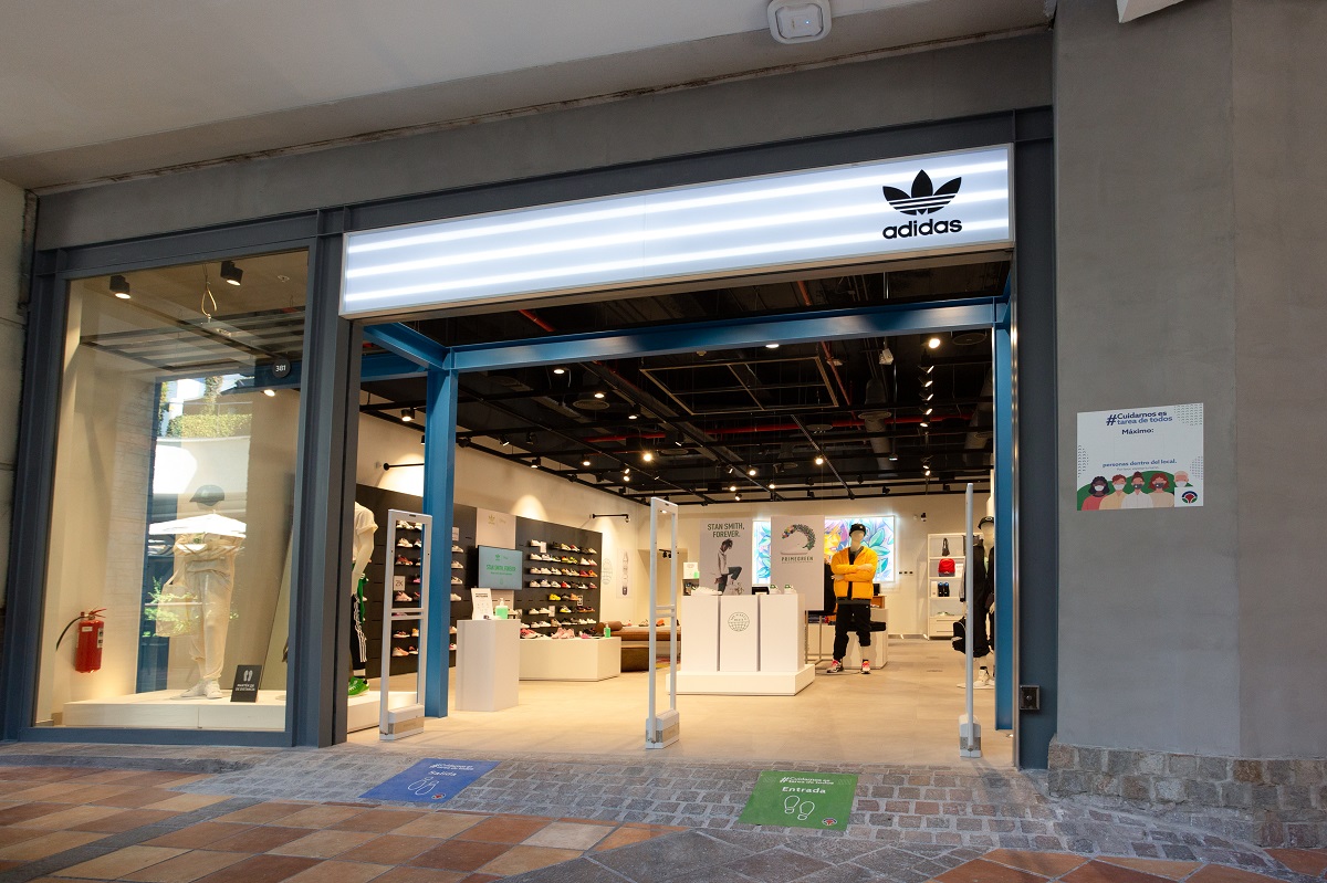 Así luce nueva tienda Adidas diseñada bajo el concepto "The Collection"