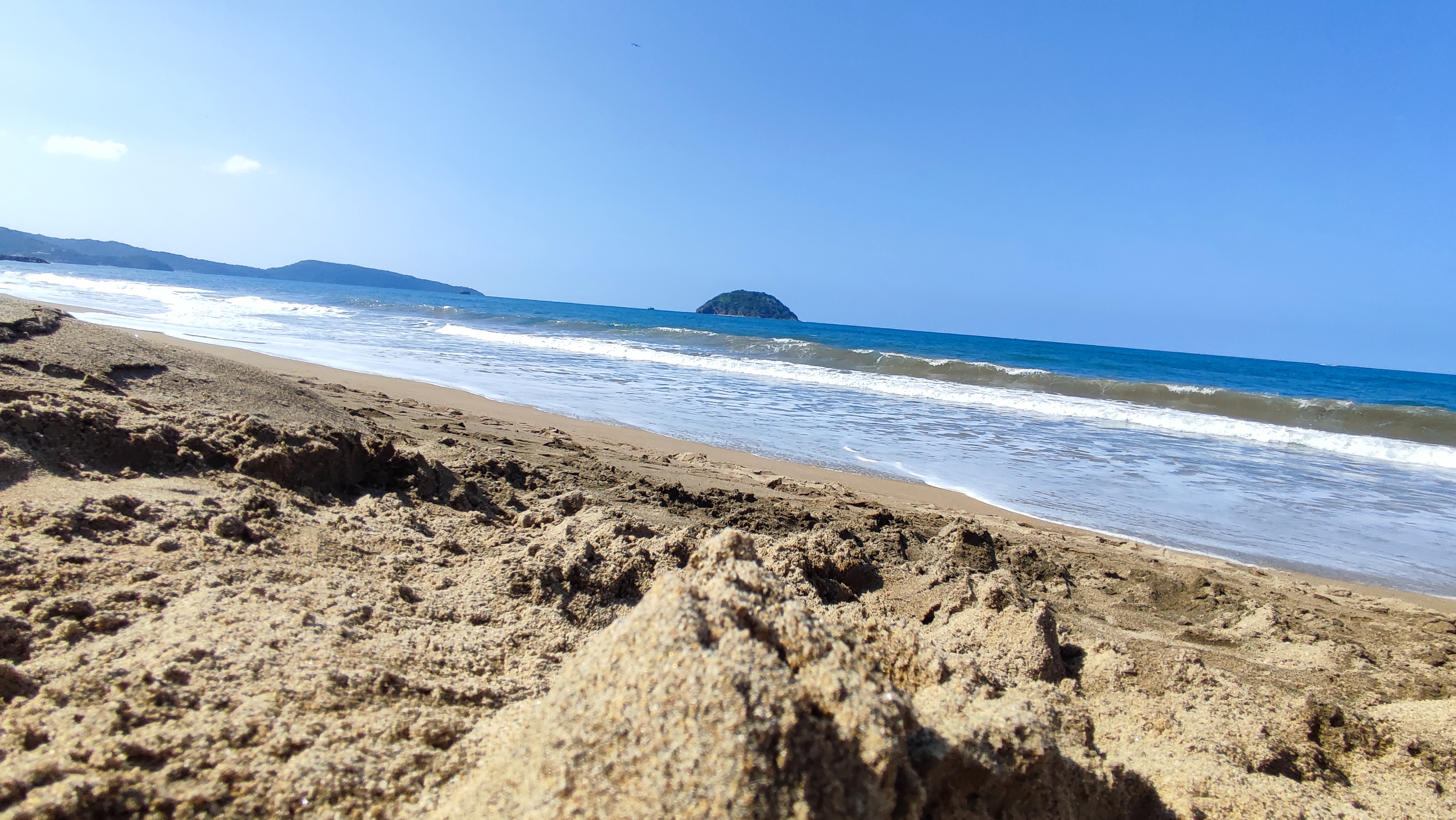 Jalisco. Turistas ignoran advertencia de entrar al mar en playas los Ayala  y Guayabitos de Nayarit