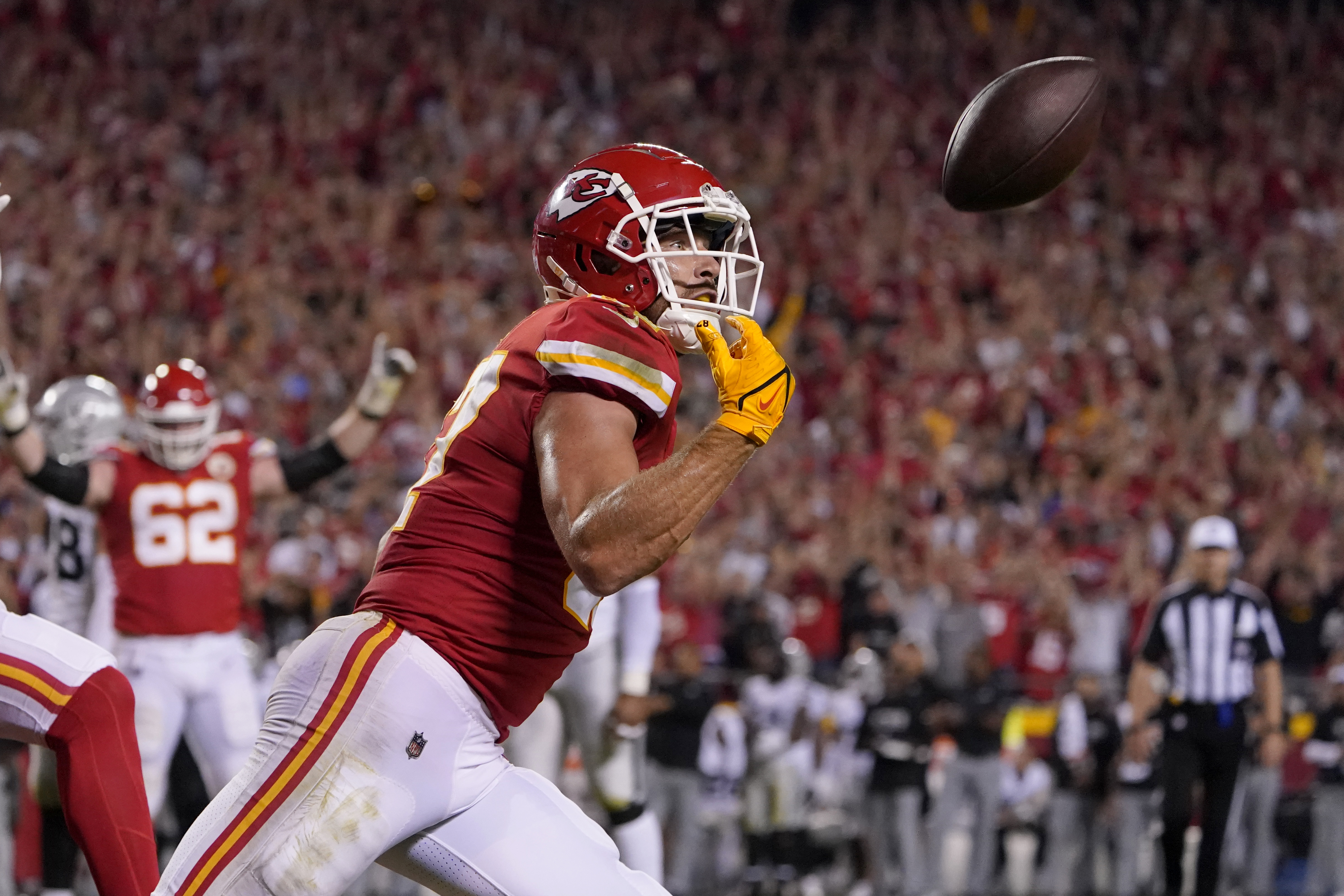 NFL Kansas City Chiefs podrían arrancar la temporada sin Travis