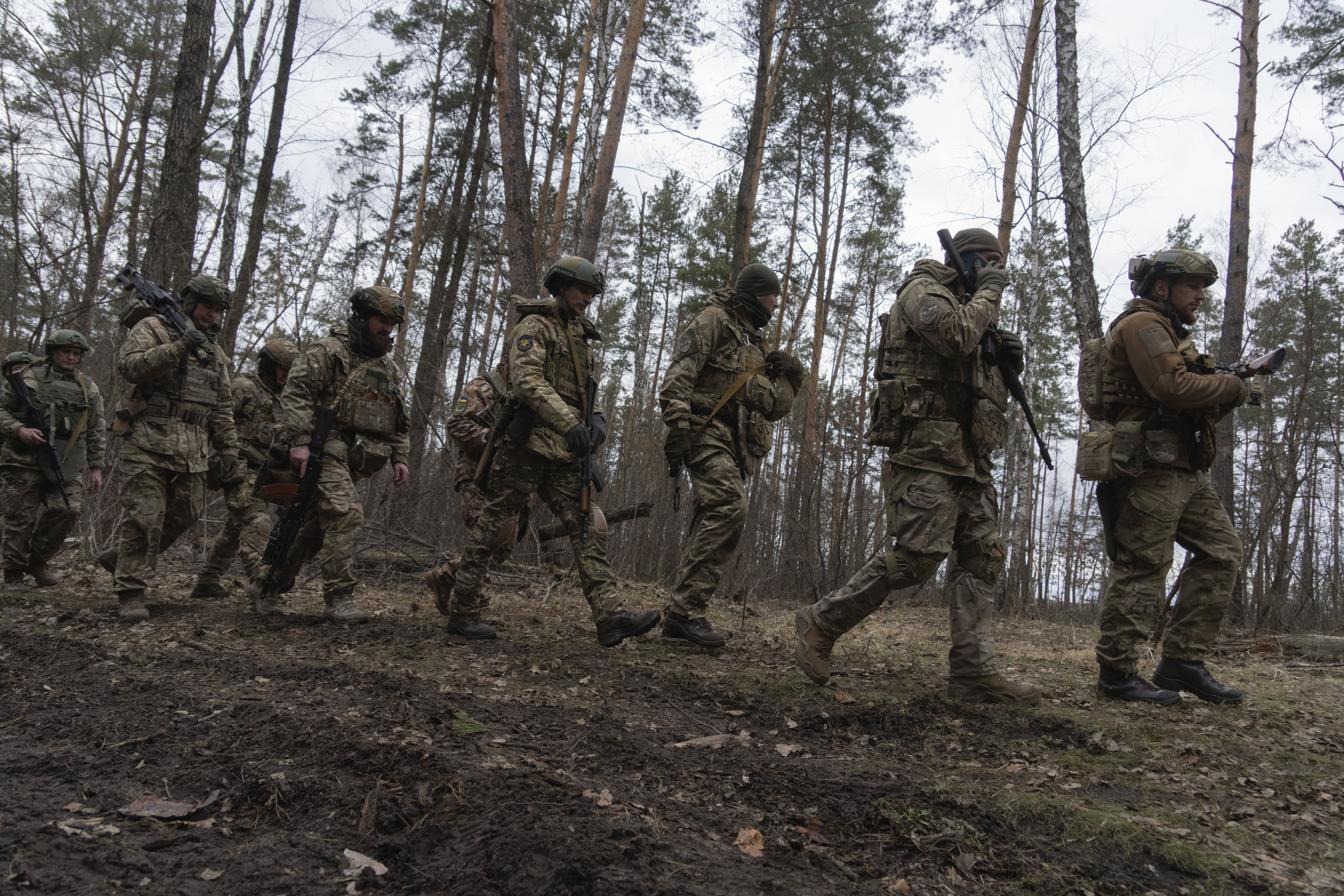 Funcionario ucraniano: Ejército podría retirarse de Bájmut