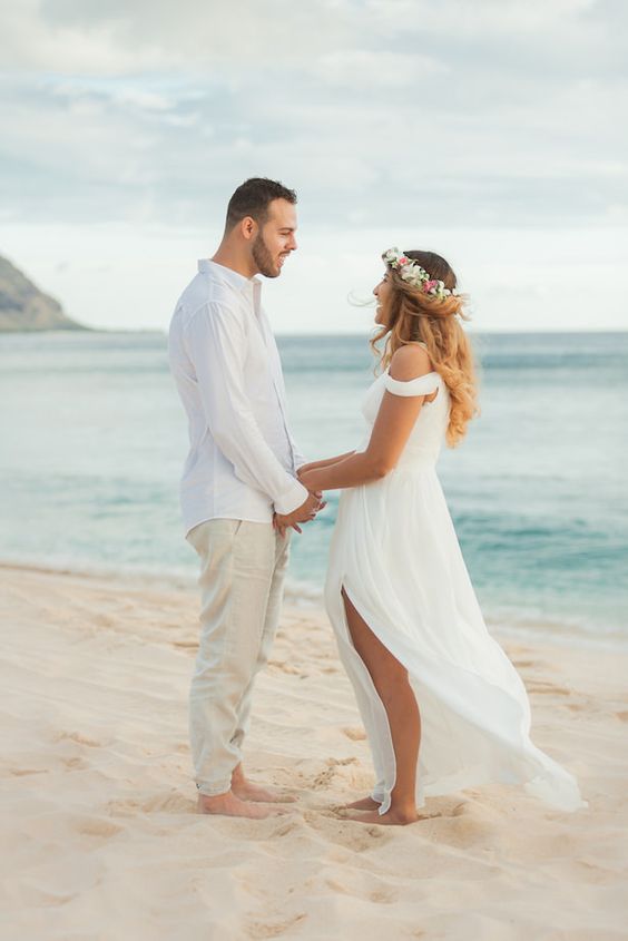 Vestidos de novia ideales para una boda soñada en la playa