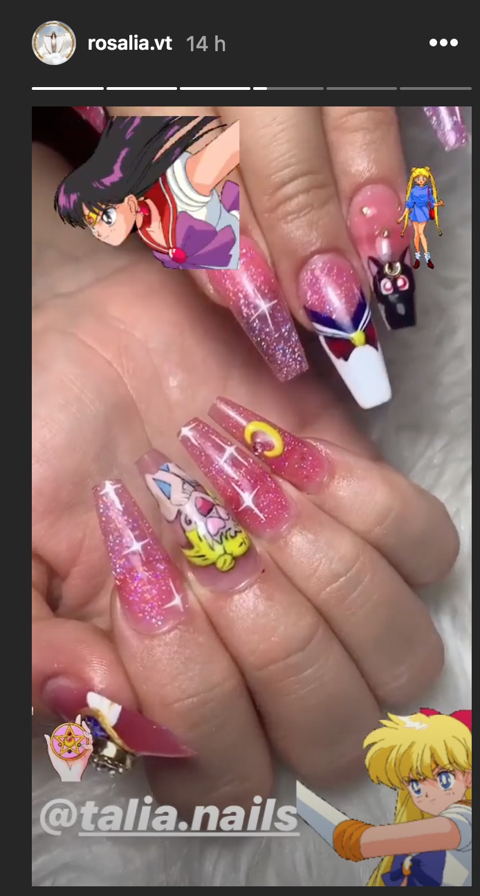 Rosalía lleva el diseño de uñas inspiradas en Sailor Moon que las fans  amarán
