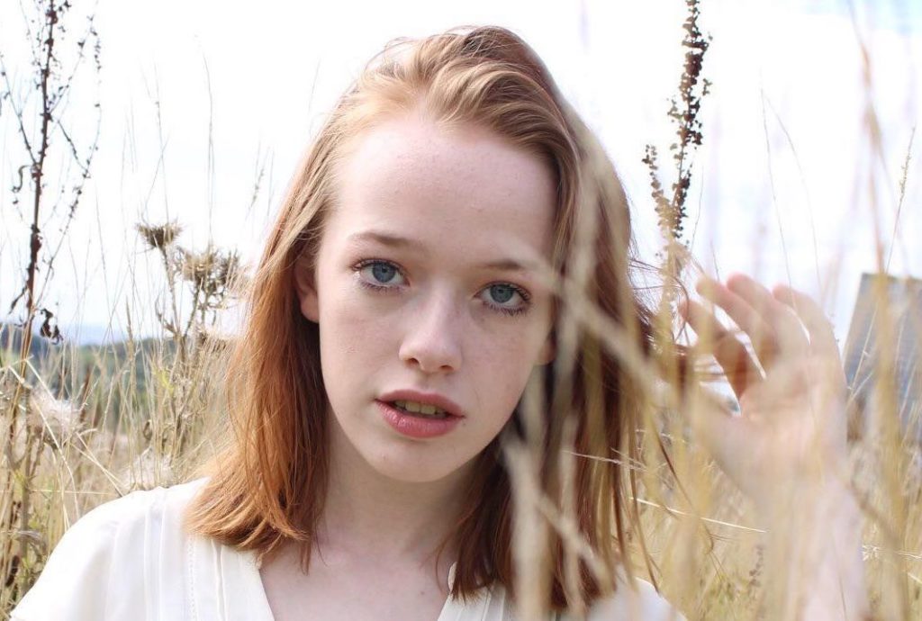 Amybeth McNulty entre as adições ao elenco de Stranger Things - SdTV