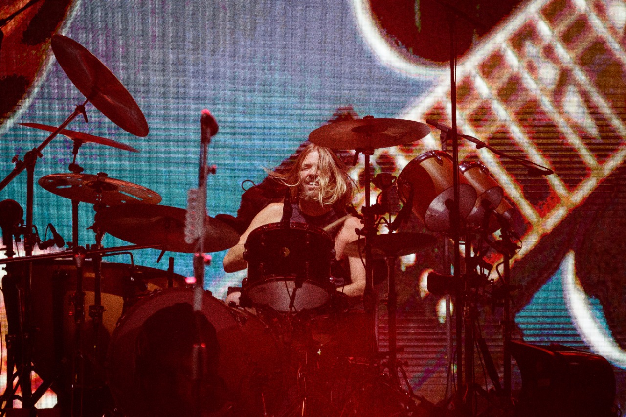 There goes my hero” ou a liturgia de despedida de Taylor Hawkins