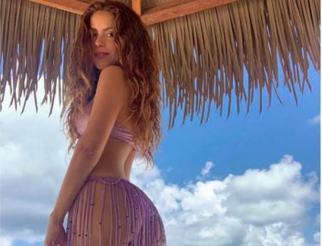 Shakira es una diosa del surfing y lo presume en TikTok con coqueto traje  de baño – Publimetro México