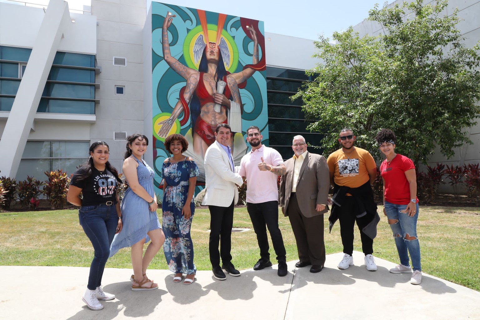 presentan mural participativo en unjbg - Noticias - Universidad