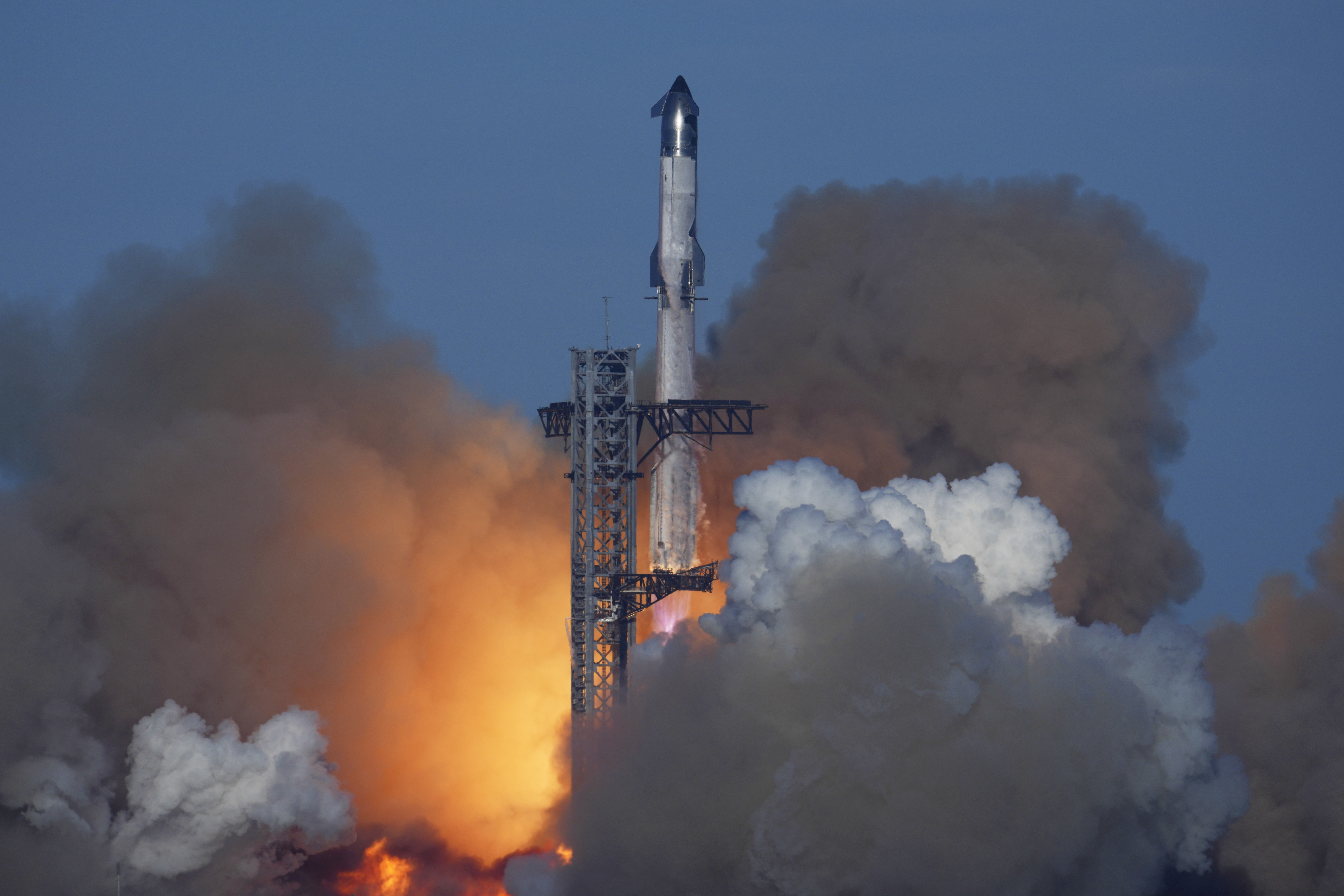 Lanzamiento Del Cohete Spacex 2013 SpaceX Suspendió Su Primera