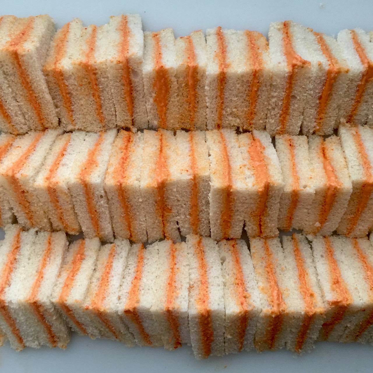 Receta tradicional: Sándwichitos de mezcla o sándwiches de cumpleaños –  Sabrosia