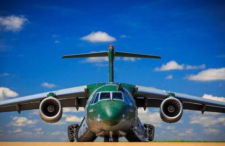 Embraer entrega primeiro avião multimissão KC-390