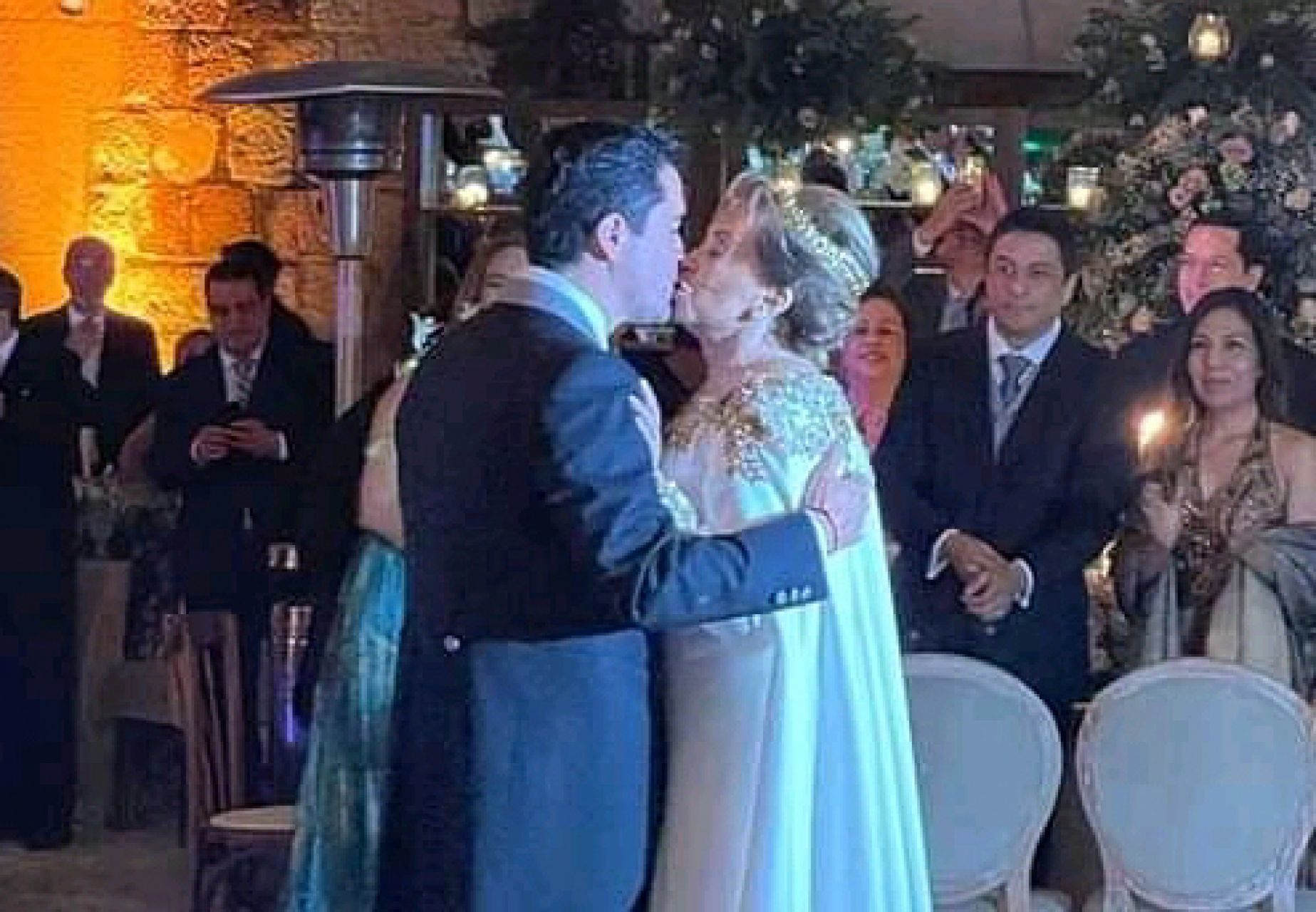 Cuánto costó el vestido que usó Elba Esther Gordillo en su boda con su  abogado Luis Antonio Lagunes?