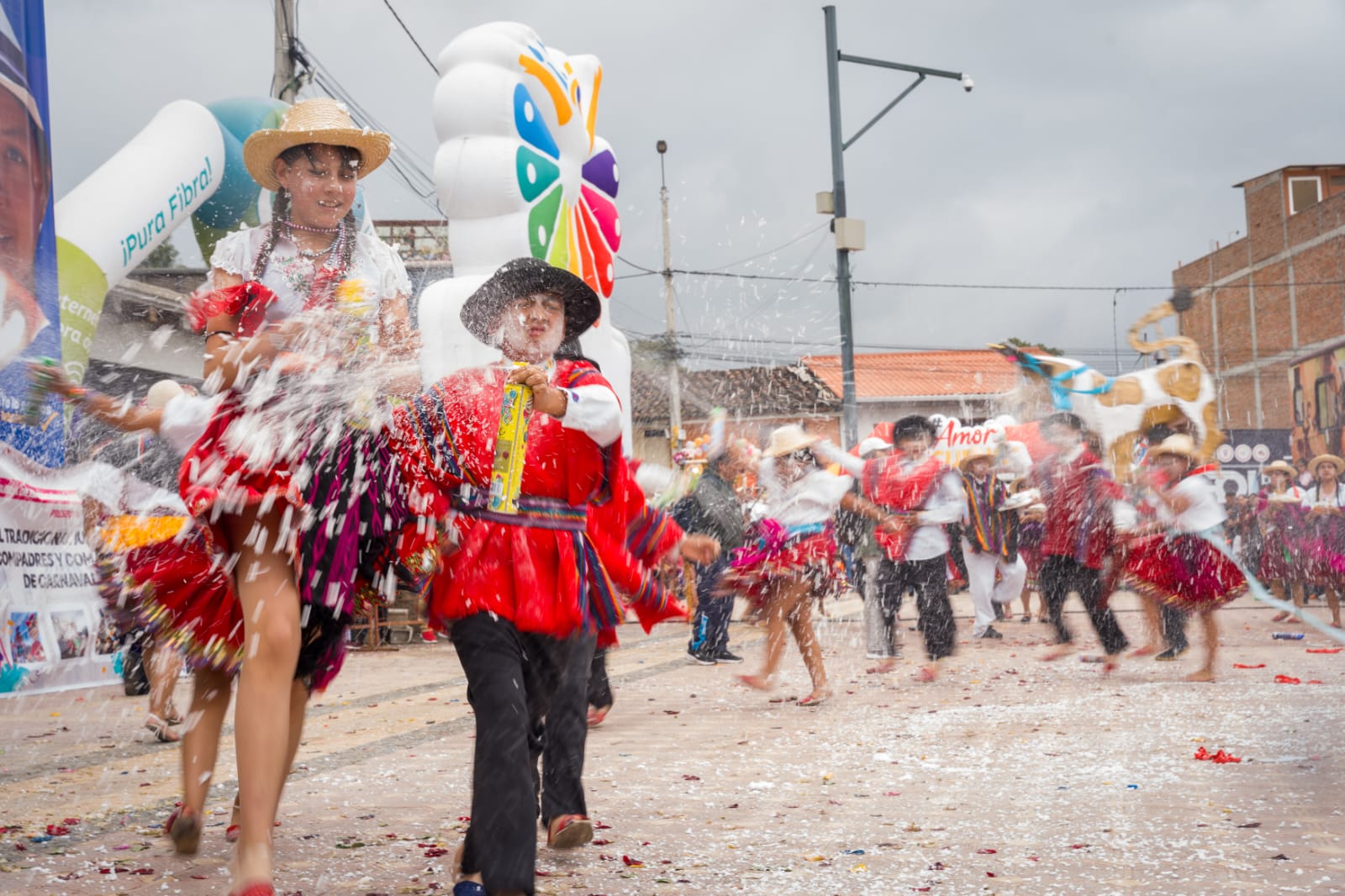 Cuenca, Ecuado Parata Durante Il Carnevale Il Ragazzino Con