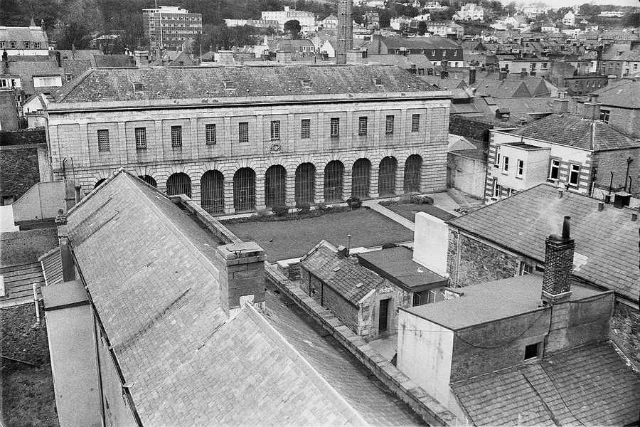 An exterior shot of Newgate prison in 1964