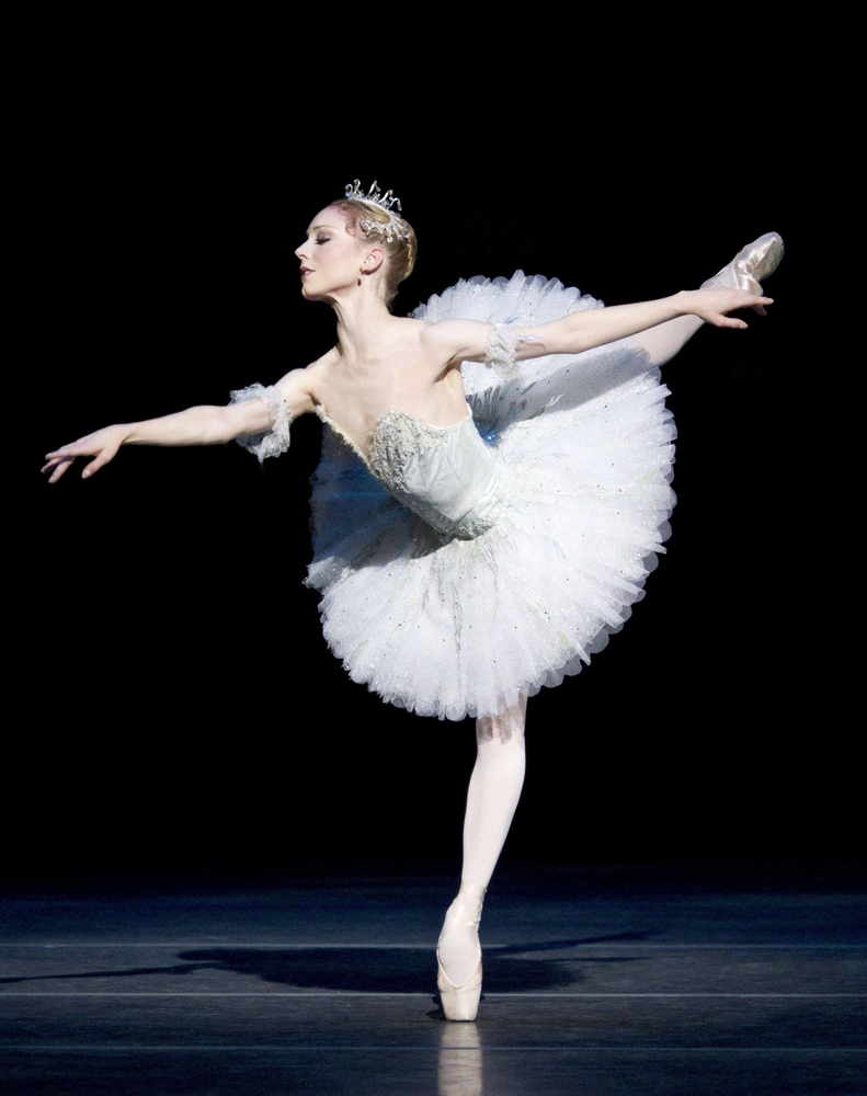 The Royal Ballet's Sarah Lamb will dance at Fort Regent