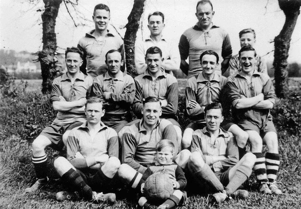 Harold 'Peddler' Palmer, second from right, middle row. (27240797)