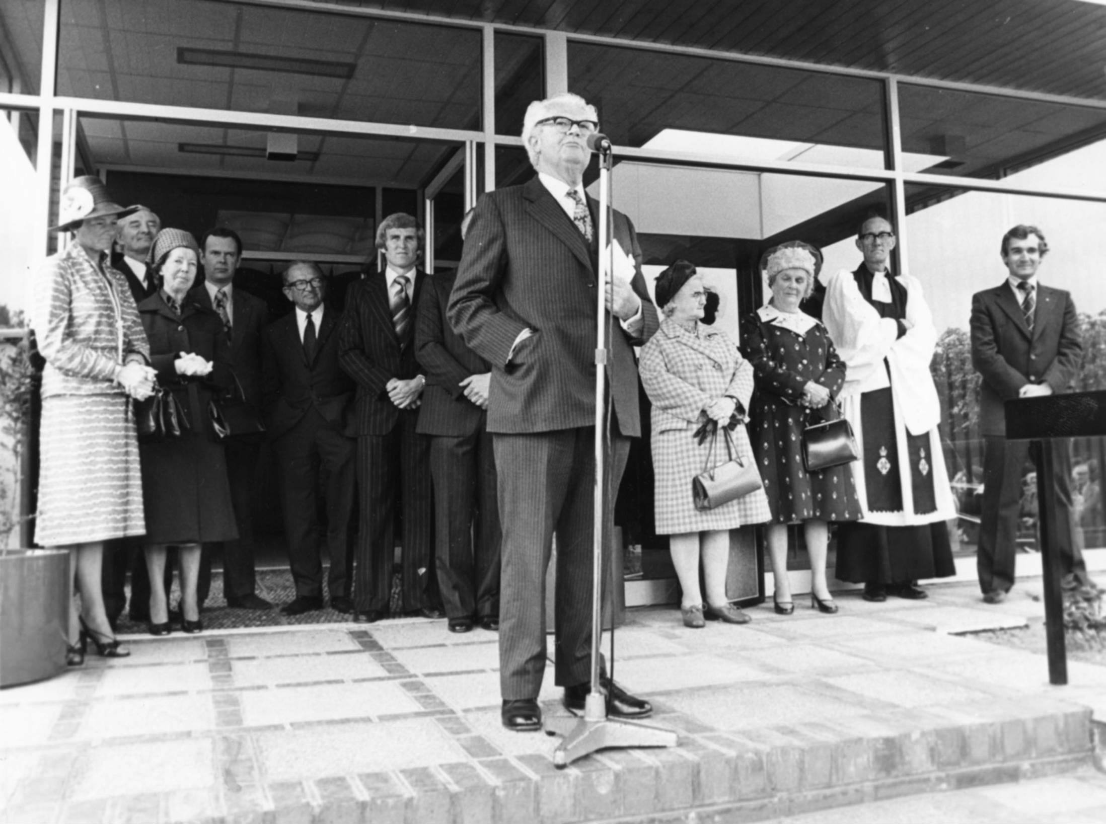 The then Bailiff, Sir Frank Ereaut, opening the JEP offices at Five Oaks in 1977 (29633908)
