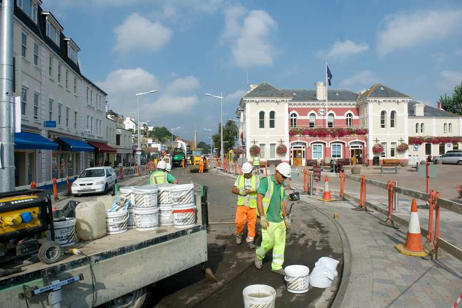 Roadworks bring disruption to St Aubin