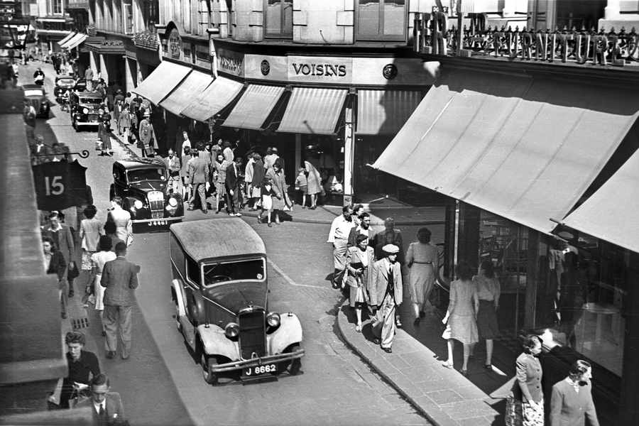 The way we were: Traffic in King Street in the sunshine of July 1946
