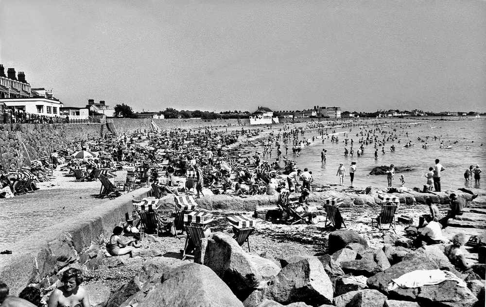 Crowds enjoy the beach at the Dicq in 1967