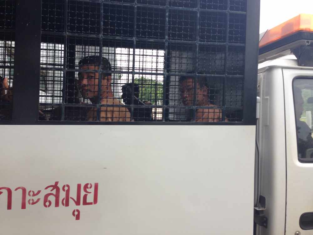 Zaw Lin and Wai Phyo on the way to prison