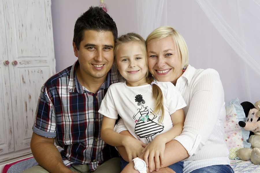 Majka Jachec Dias (6) with dad Paulo Dias and mum Agata Jachec Dias