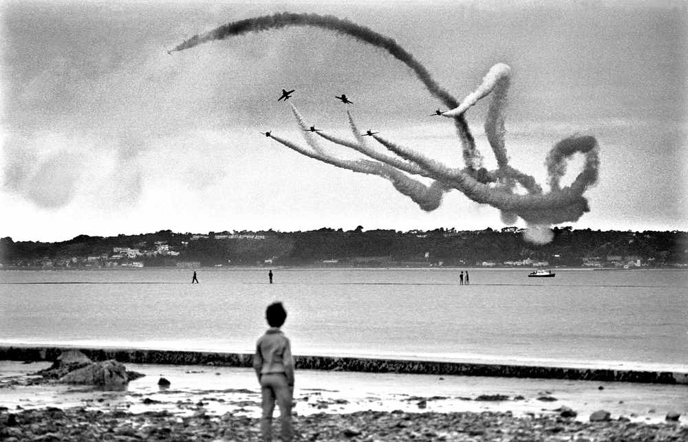 The Red Arrows perform in their new Hawks in 1980