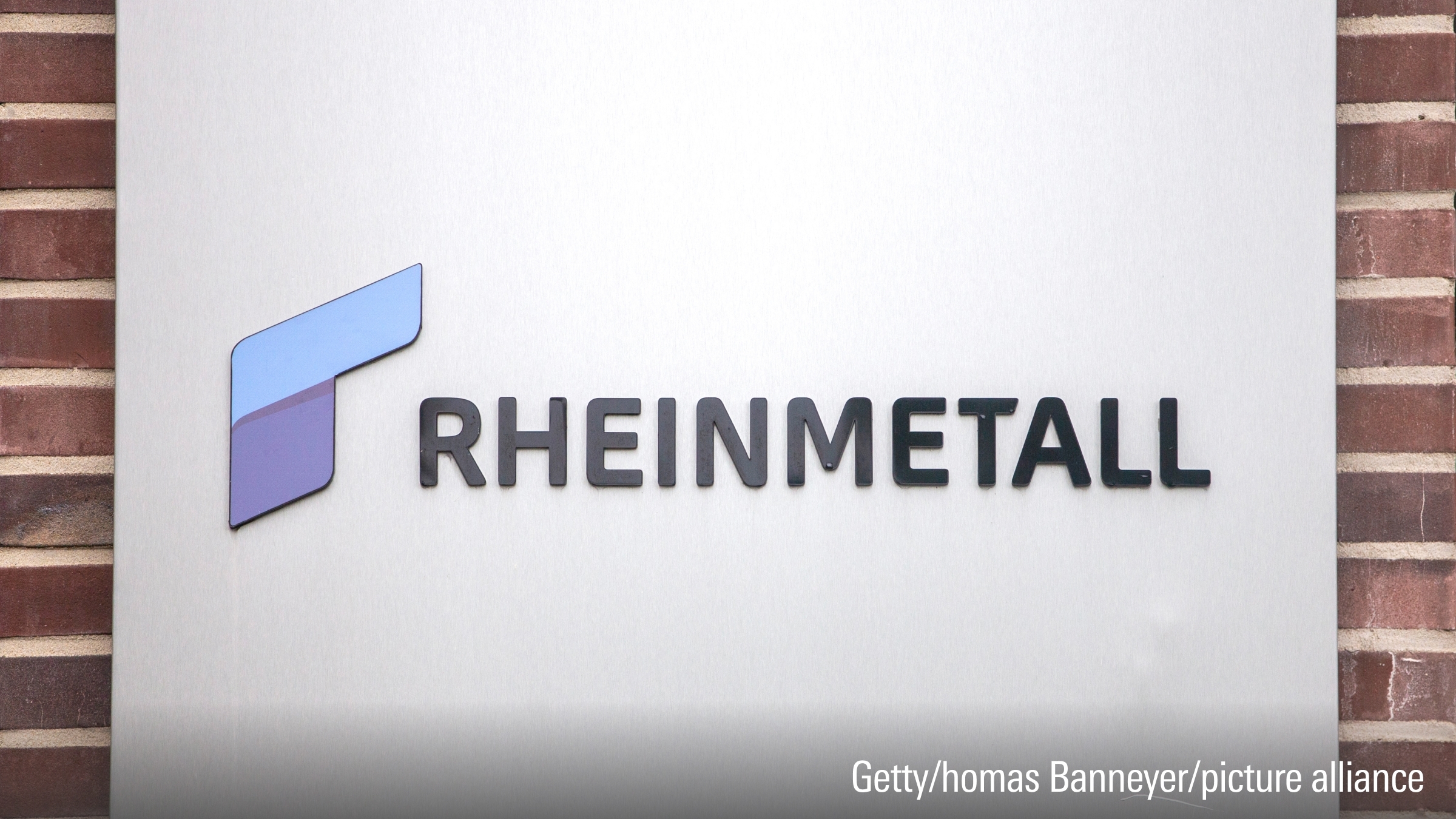 Il logo della Rheinmetall AG è visibile davanti alla sede centrale.