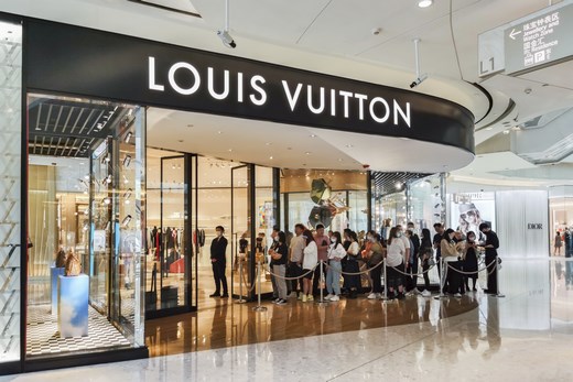 Da Lvmh a Moncler e Ferrari, il settore lusso non teme la recessione