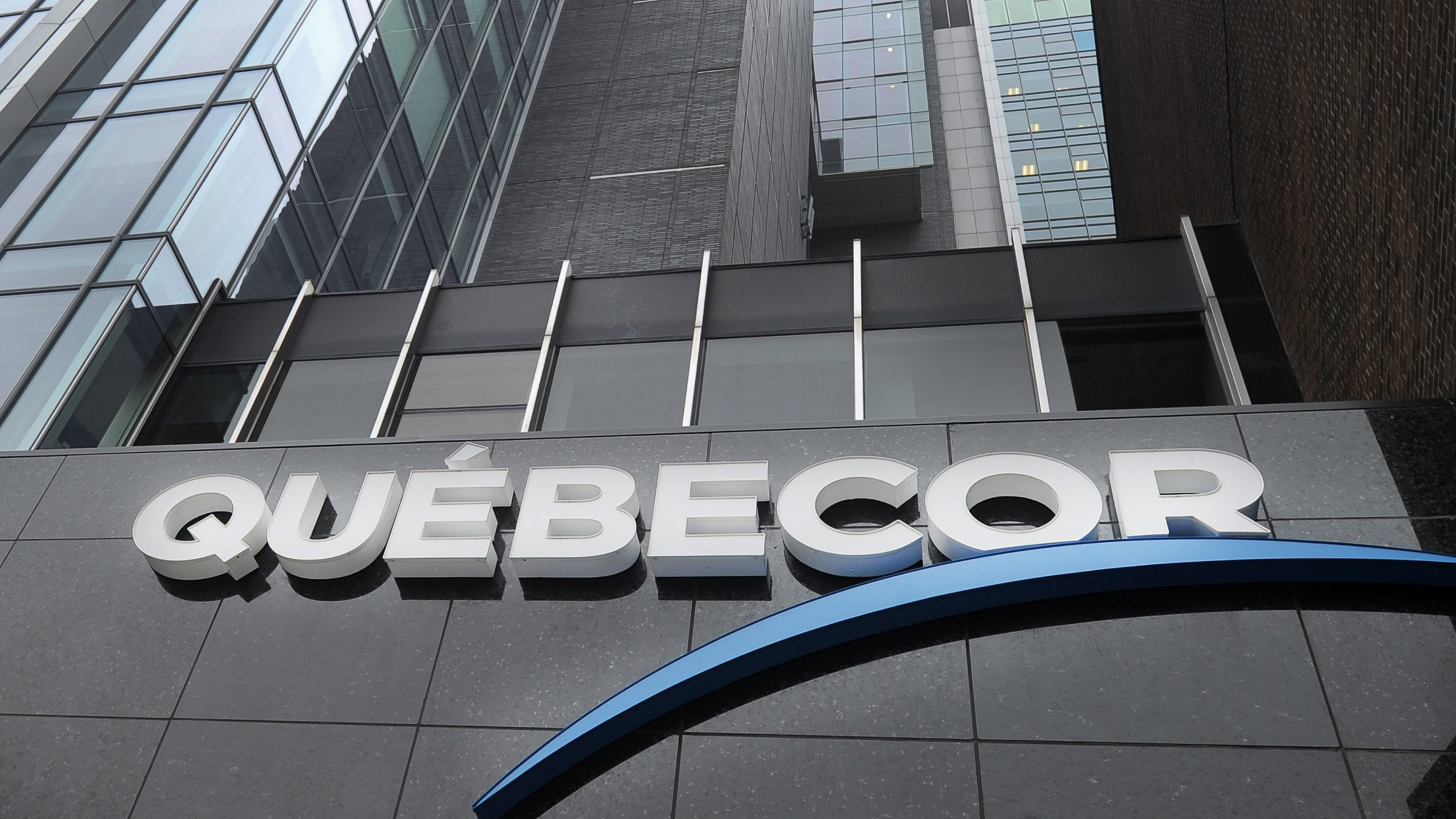 The Quebecor logo on the headquarter building.