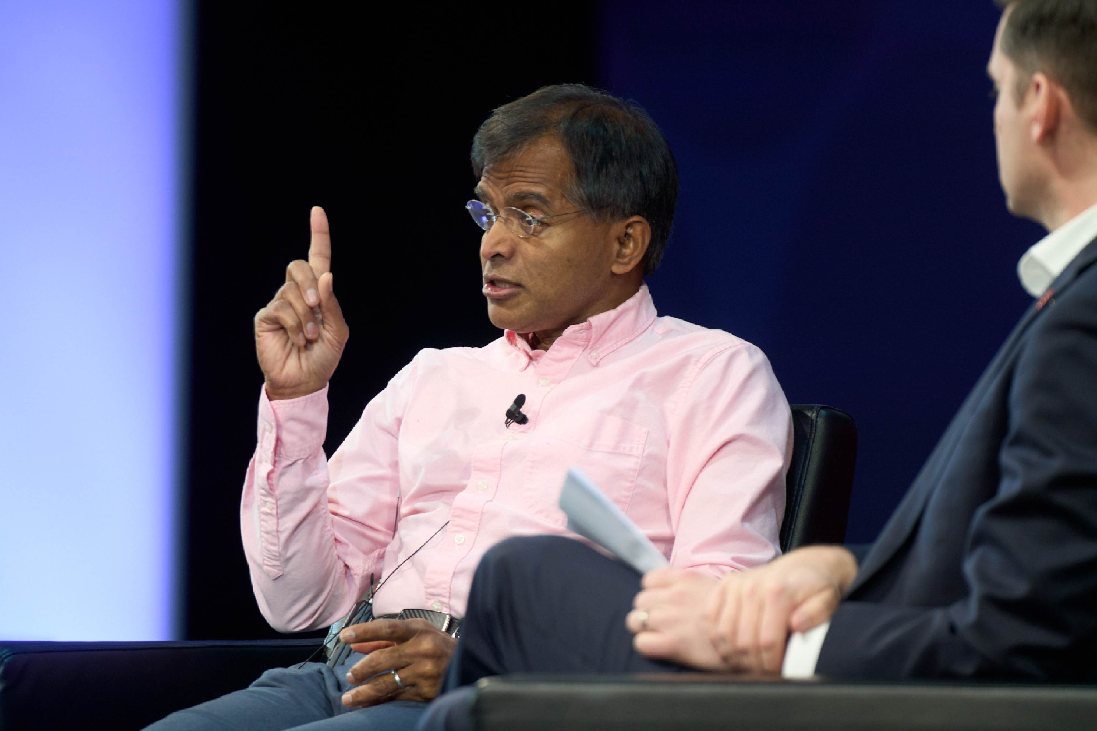 Aswath Damodaran and Adam Fleck on stage at the 2023 Morningstar Investment Conference.