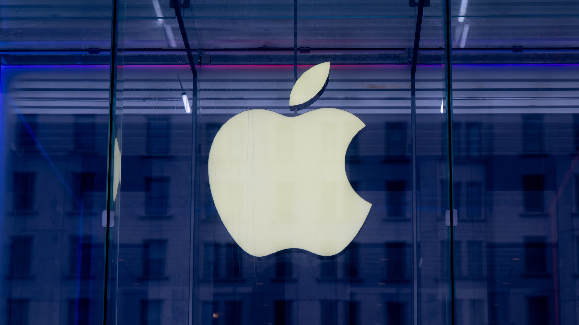Apple Earnings Impressive Q4 Lifts Stock But Is It A Long Term Growth 