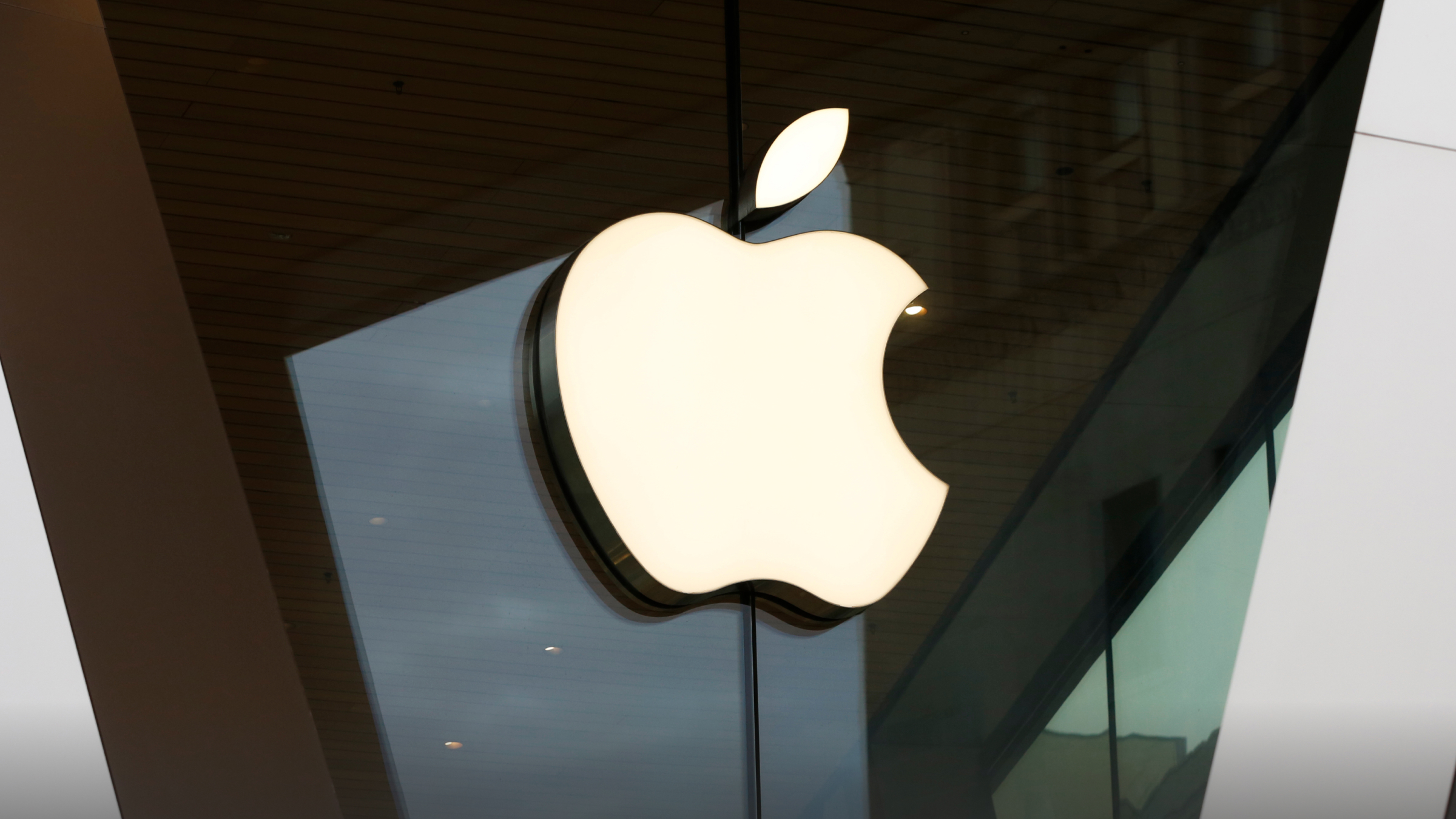 Ahead of Earnings, Is Apple Stock a Buy, a Sell, or Fairly Valued? |  Morningstar