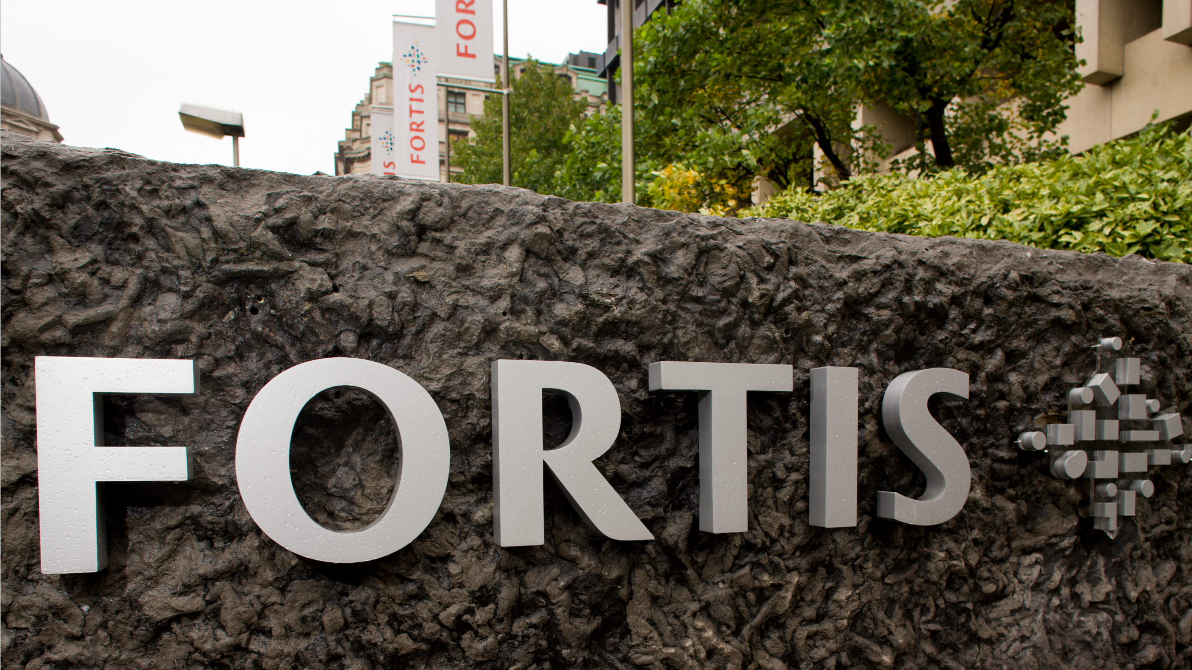 Signage of the Fortis logo.